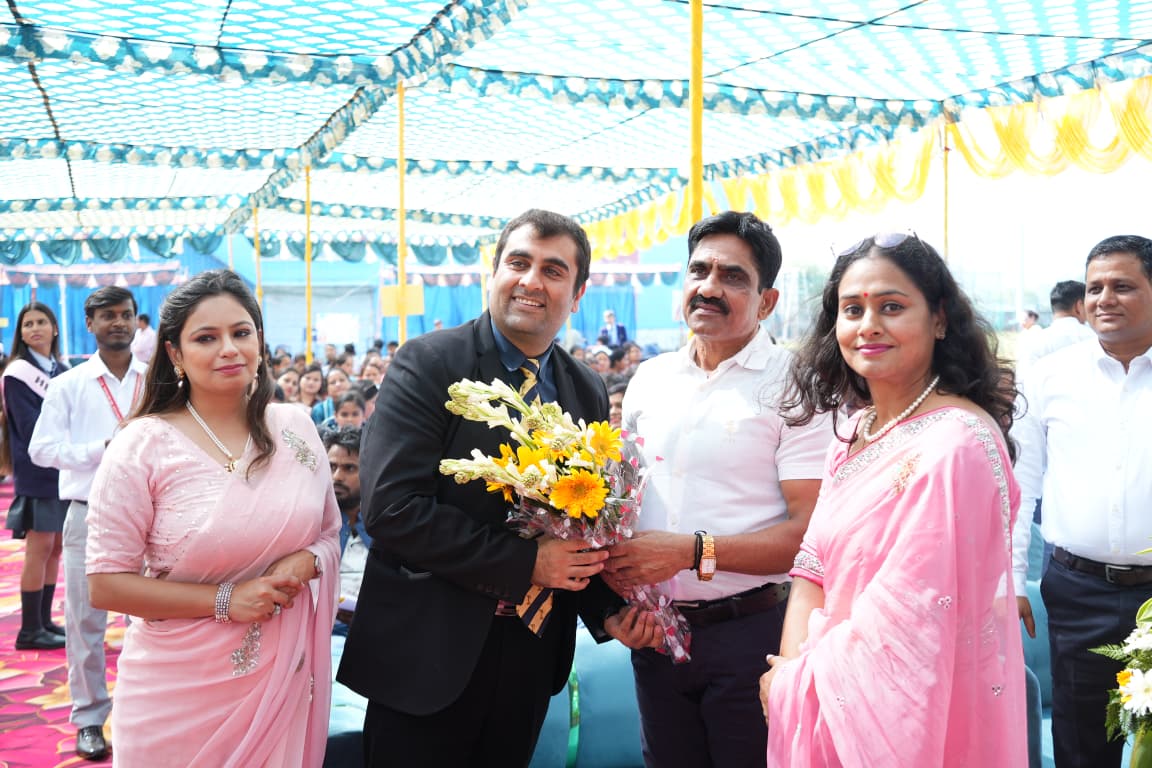 मेयर शंभू पासवान माधो सिंह की नाटिका देख भावुक हो उठे